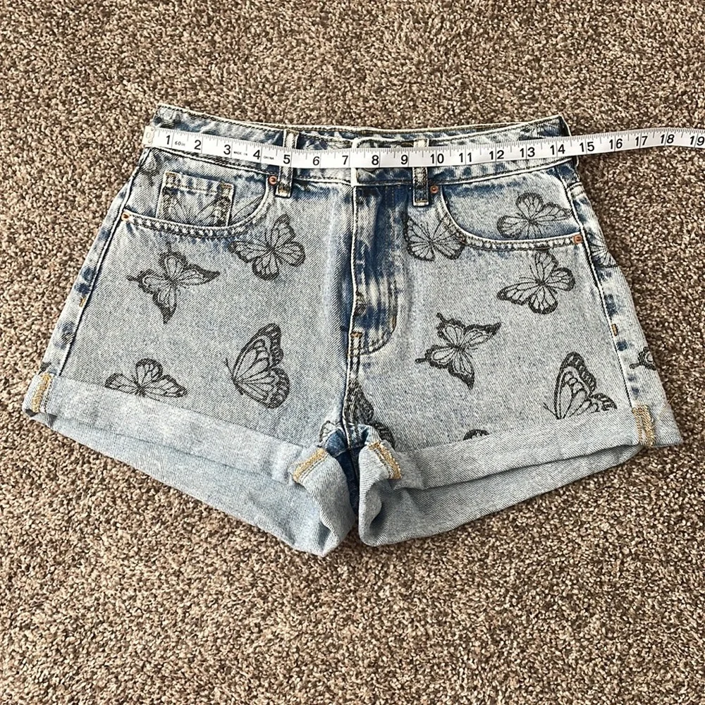 Pacsun butterfly print denim mom jean shorts - Picture 5 of 6